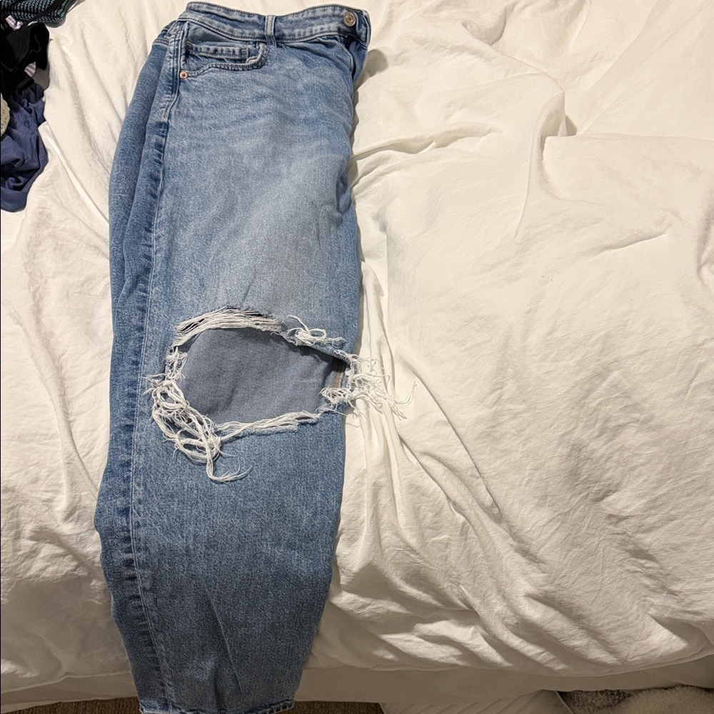 American Eagle Outfitters Blue Distressed Boyfriend Jeans